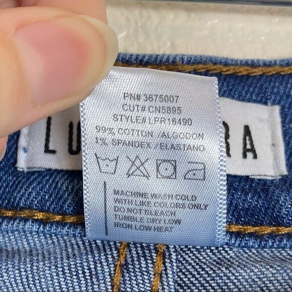 Luna Nora Medium Wash Denim Pleat Front High Rise Mom Jeans - Picture 5 of 5